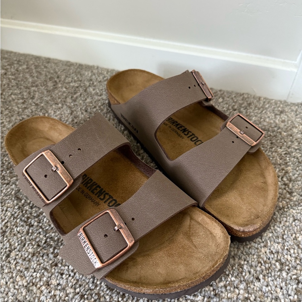 Birkenstock Arizona sandals- mocha size 39 (women 8-8.5)